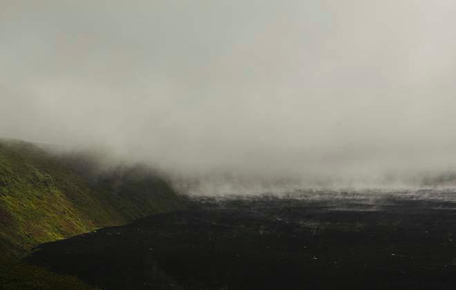 Steam rising off hot crater © Annika Fredriksson